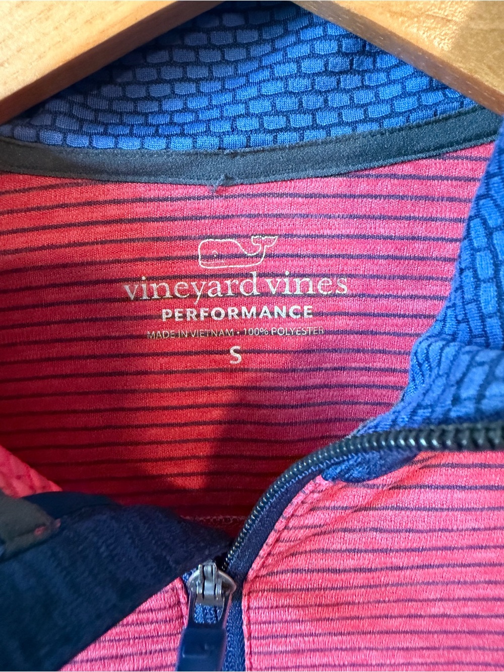 ⚡️Vineyard Vines Sankaty Performance Quarter-Zip in Coral with Navy Trim - Picture 5 of 5